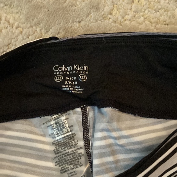 Women’s Calvin Klein performance black & white Athletic Leggings - Picture 5 of 5